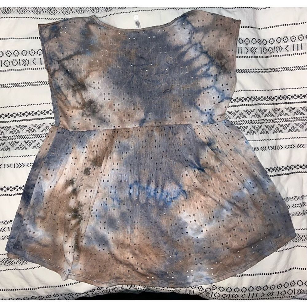 Acting Pro Tie Dye Blouse - Picture 3 of 4